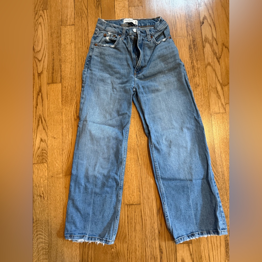 Abercrombie Women’s The Crop Wide Leg Ultra High Rise
